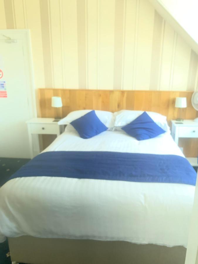 Hotel Burnett Arms Inverurie Esterno foto