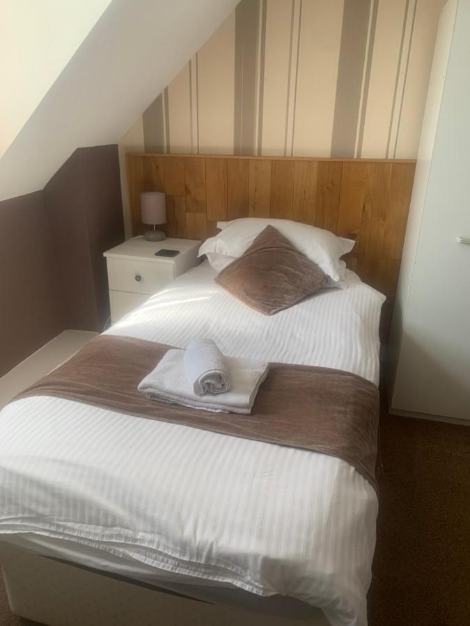 Hotel Burnett Arms Inverurie Esterno foto