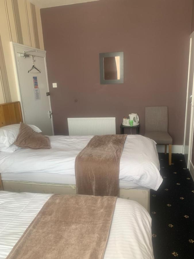 Hotel Burnett Arms Inverurie Esterno foto