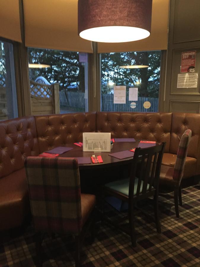 Hotel Burnett Arms Inverurie Esterno foto